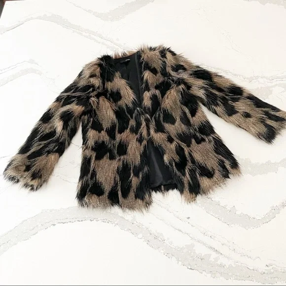 Urban Outfitters Ladakh ‘Pepe’ Faux Fur Jacket - Picture 11 of 16